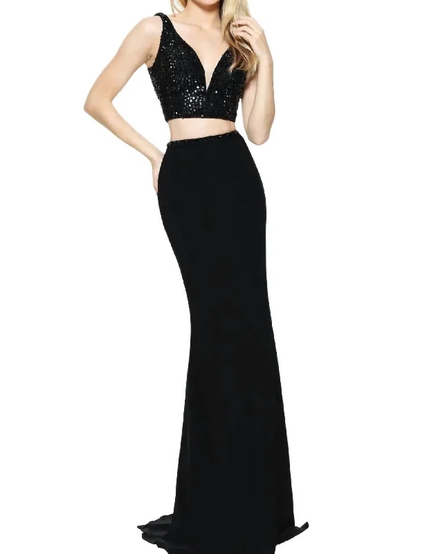 silk prom dressesFitted Jersey Prom Dress In Black