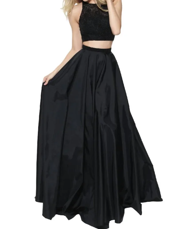 maxi prom dressesHigh-Neck Prom Dress In Black