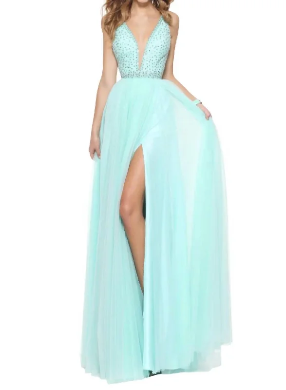 prom dresses for curve-hugging figuresPlunging V-Neck Prom Dress In Mint